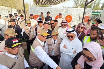 Jelang Puncak Haji, Gus Irfan Cek Tenda Arafah