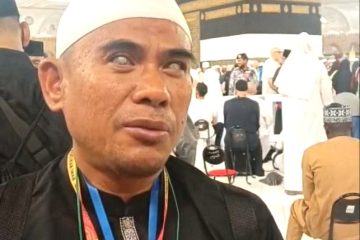 Jamaah Tunanetra Bahagia dengan Layanan Petugas Haji 2026