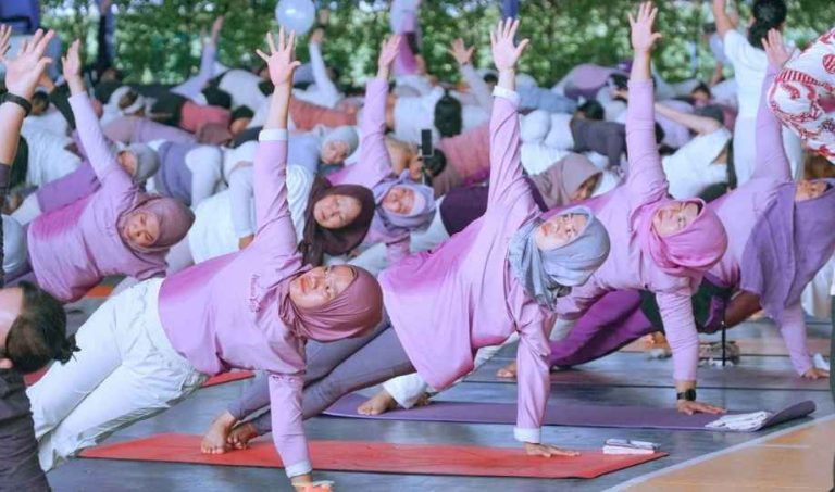 Gandeng Pesona Yoga Studio, HARRIS Resort Waterfront Batam dan HARRIS Hotel Batam Center Rayakan Hari Yoga Internasional 2026