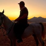 Serunya Menunggang Kuda Arab Sambil Menapak Jejak Rasulullah di Gurun Madinah