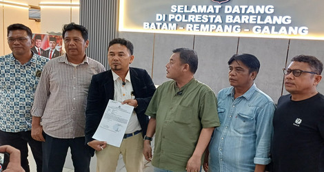 Didampingi Tim Hukum PWI, Lintong Carles Manurung Resmi Lapor ke Polresta Barelang