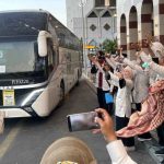 Petugas Lepas Jemaah Haji Gelombang Kedua Kembali ke Tanah Air