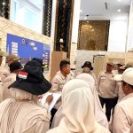 Petugas Terminal Hijrah Madinah Sambut Kedatangan Jemaah Haji Indonesia