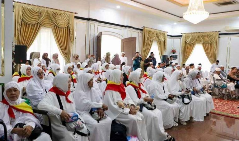 Pemkab Karimun Bersama Kementerian Agama Sambut Kepulangan Jamaah Haji Karimun