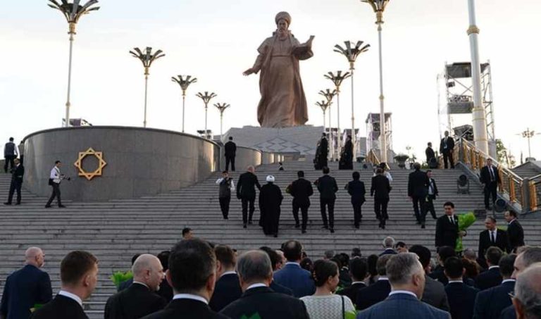 Ketika Raja Ali Haji Dihormati di Turkmenistan, Sudahkah Penyengat Memberinya Tempat yang Layak?
