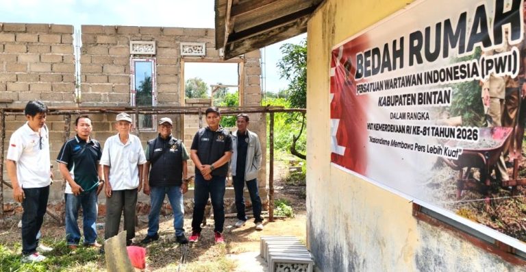 Ketua PWI Kepri Apresiasi Konsistensi Program Bedah Rumah PWI Bintan