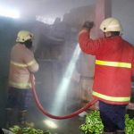 Diduga Gas Setrika Uap Bocor, Warung Laundry di Tanjunguban Terbakar