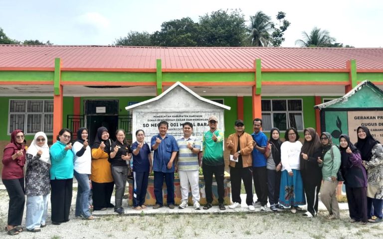 PT Karimun Granite Salurkan Insentif bagi Guru SDN 001 dan TK Negeri Pembina Meral Barat