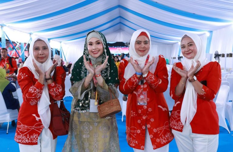 Ketua Dekranasda Bintan Hadiri Puncak HUT Ke-46 Dekranas di Makassar