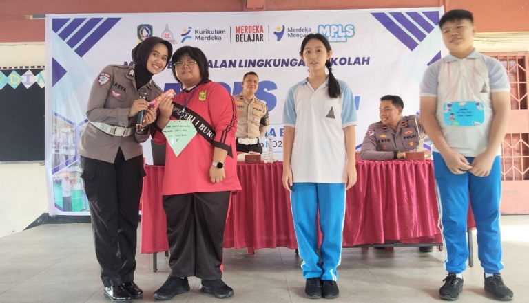 Satlantas Polres Karimun Sosialisasikan Keselamatan Berlalu Lintas kepada Siswa SMA Maha Bodhi