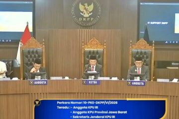 DKPP Jatuhkan Sanksi Peringatan Keras kepada Anggota KPU RI dan KPU Jabar terkait Penggunaan Helikopter