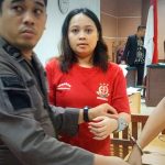 Hakim Ingatkan Terdakwa Penggelapan Mobil Rental Caroline soal Hak Pers