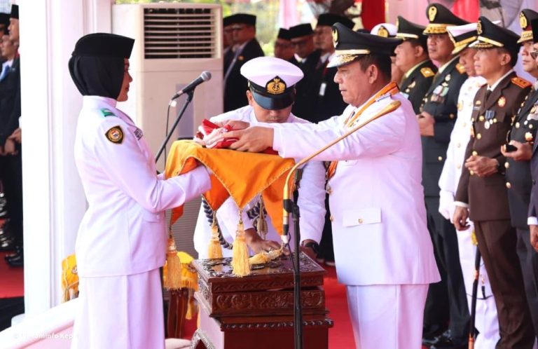 Pimpin Upacara HUT Ke-81 RI, Gubernur Ansar: Kepri Perisai Kedaulatan Maritim Indonesia