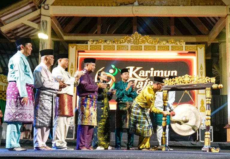 Bupati Karimun Iskandarsyah Tegaskan Budaya Harus Jadi Fondasi Pembangunan Daerah