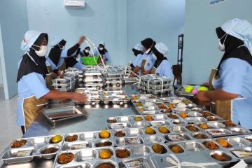 690 Siswa SMKN 6 Semarang Diduga Keracunan Usai Santap Menu Makan Bergizi Gratis