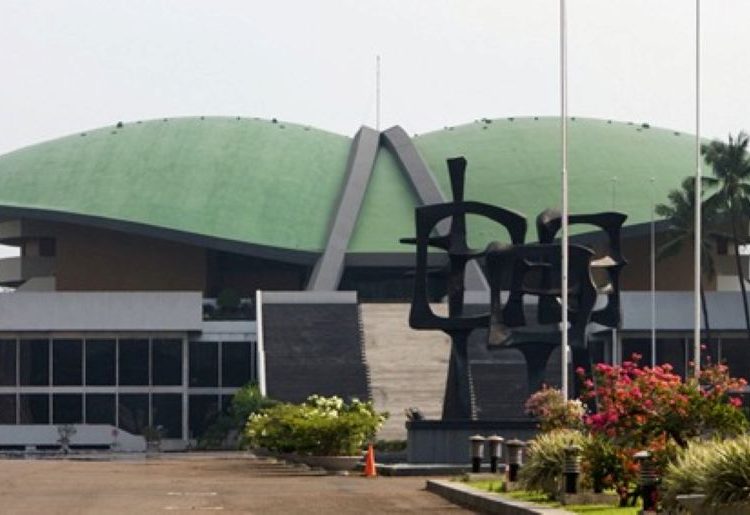 DPR Minta BGN Segera Benahi Temuan 6 Juta Data Ganda Penerima MBG