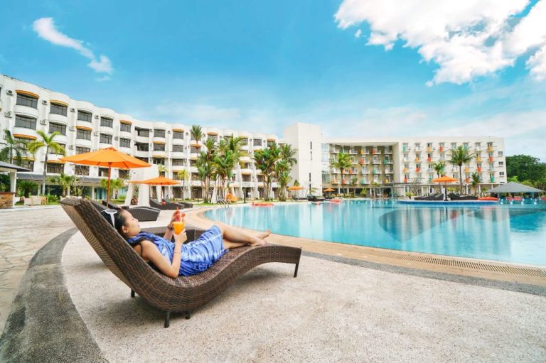 Perayaan Ulang Tahun ke-24 HARRIS Resort Waterfront Batam Gelar Giveaway Spesial dan Diskon Menginap 24%
