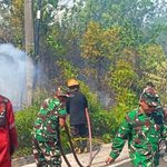 Tim Damkar Kodim 0315/Tanjungpinang Padamkan Karhutla 6 Hektare di Bintan