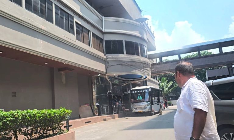 Pengembangan Kasus Narkoba di Batam: Bareskrim Segel THM F1 Club dan Sita 11 Mobil
