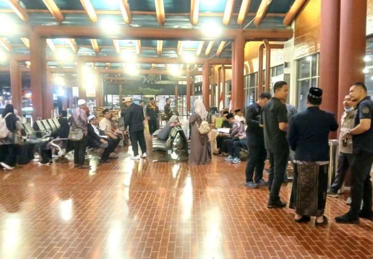 Kemenhaj Turun Tangan Lindungi 33 Jemaah Umrah Gagal Berangkat di Bandara Soetta