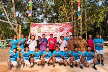 Turnamen Voli Piala Kabid Propam Polda Kepri Meriahkan HUT Ke-81 RI di Kampung Tengah