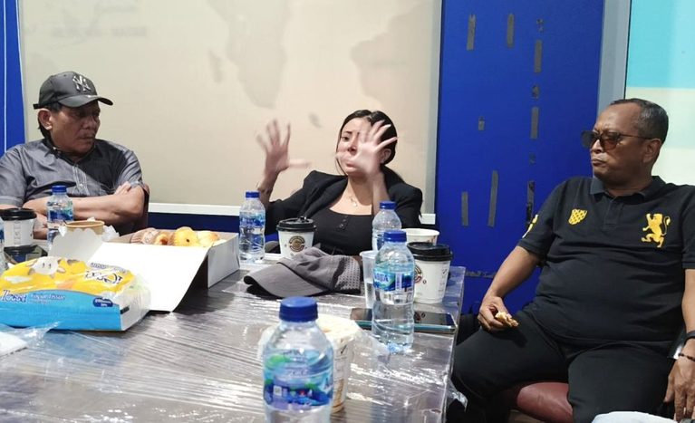 Catatan Forum Pemred PWI Kepri: Sekuntum Bunga di Hari Valentine