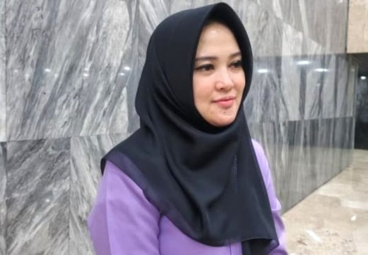 Komisi I DPR Dorong Komdigi Terbitkan Permen soal Sisa Kuota Internet