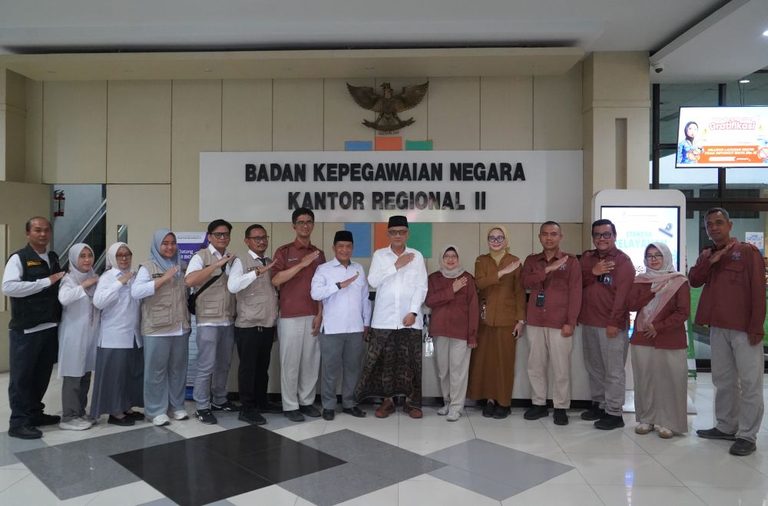 Tinjau CAT PPIH Kesehatan di Surabaya, Menhaj Ungkap Terobosan Pelibatan BKN