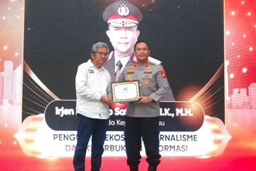 Kapolda Kepri Terima Penghargaan IJTI 2026 atas Penguatan Ekosistem Jurnalisme