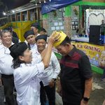 PWI Kepri Hadiahi Gubernur Ansar Ahmad Tanjak Istimewa
