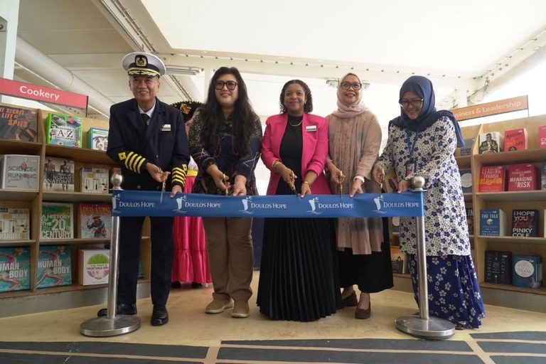 Kapal Buku Doulos Hope Singgah di Batam, Buka Jendela Pengetahuan bagi Wisatawan