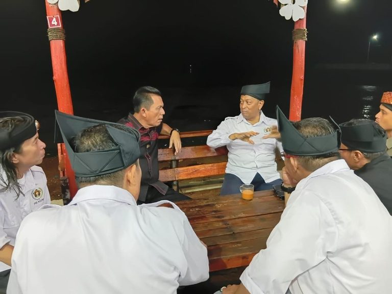 Gubernur Ansar Ahmad Jamu PWI Kepri Makan Malam di Pulau Penyengat
