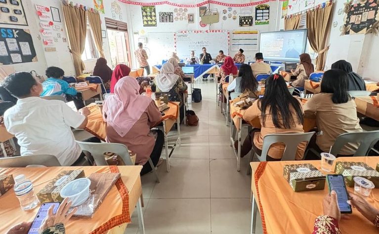 Perkuat Literasi, Ketua PWI Kepri Ajak Kepala Sekolah Batam Kolaborasi dengan Media