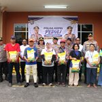Peduli Nasib 1.025 Karyawan PT Ghim Li Indonesia, Polda Kepri Salurkan Bantuan